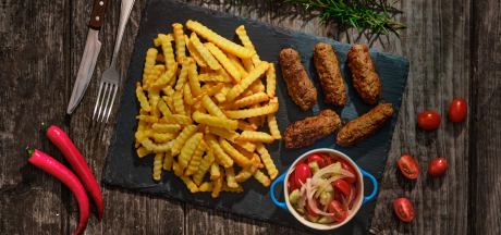 AVIKO ZIG ZAG CEVAPAS LA GRĂTAR ȘI SALATĂ DE PRIMĂVARĂ